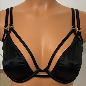 Victoria’s Secret Very Ring Unlined Plunge Bra 34c